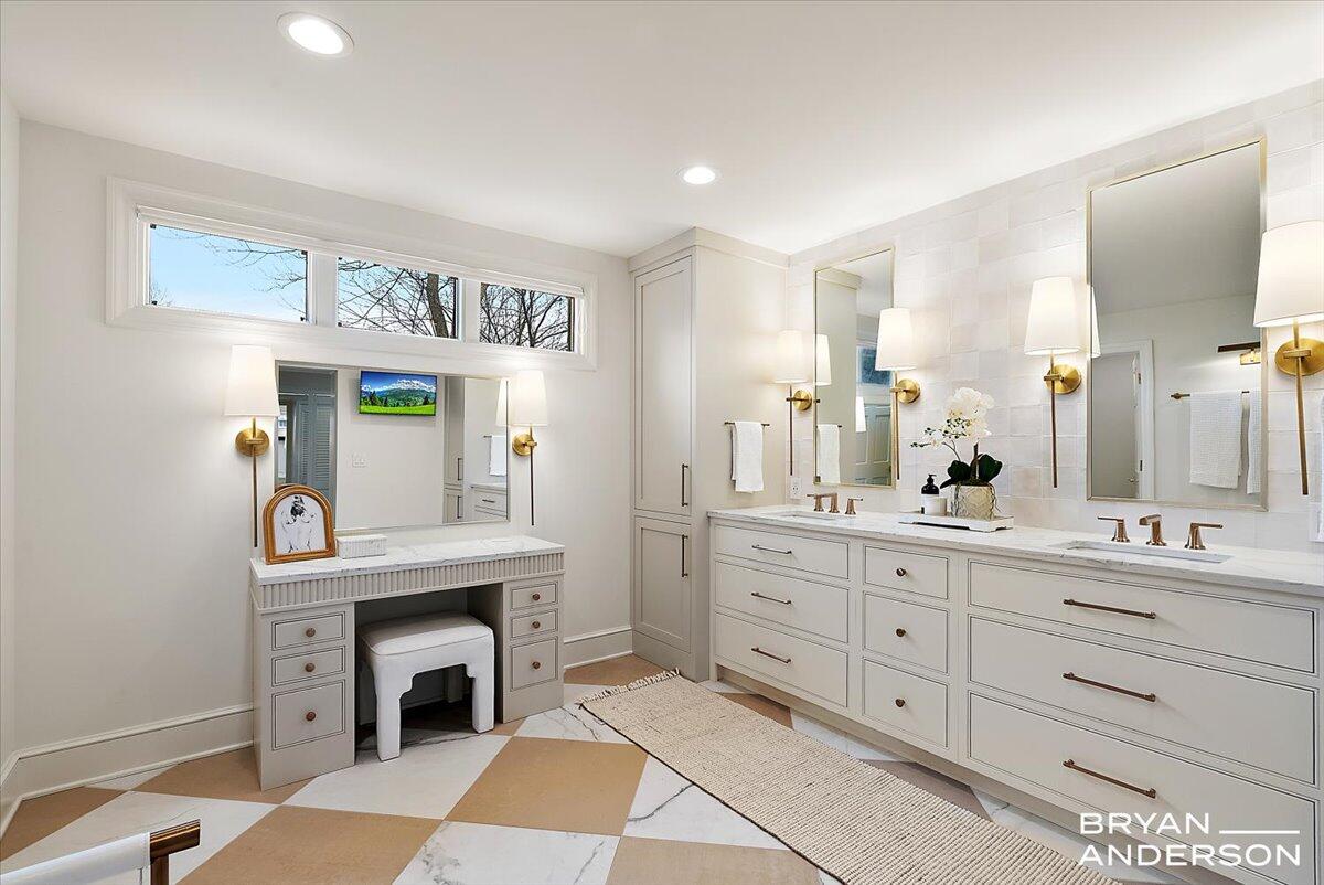 3150 Manhattan Lane SE