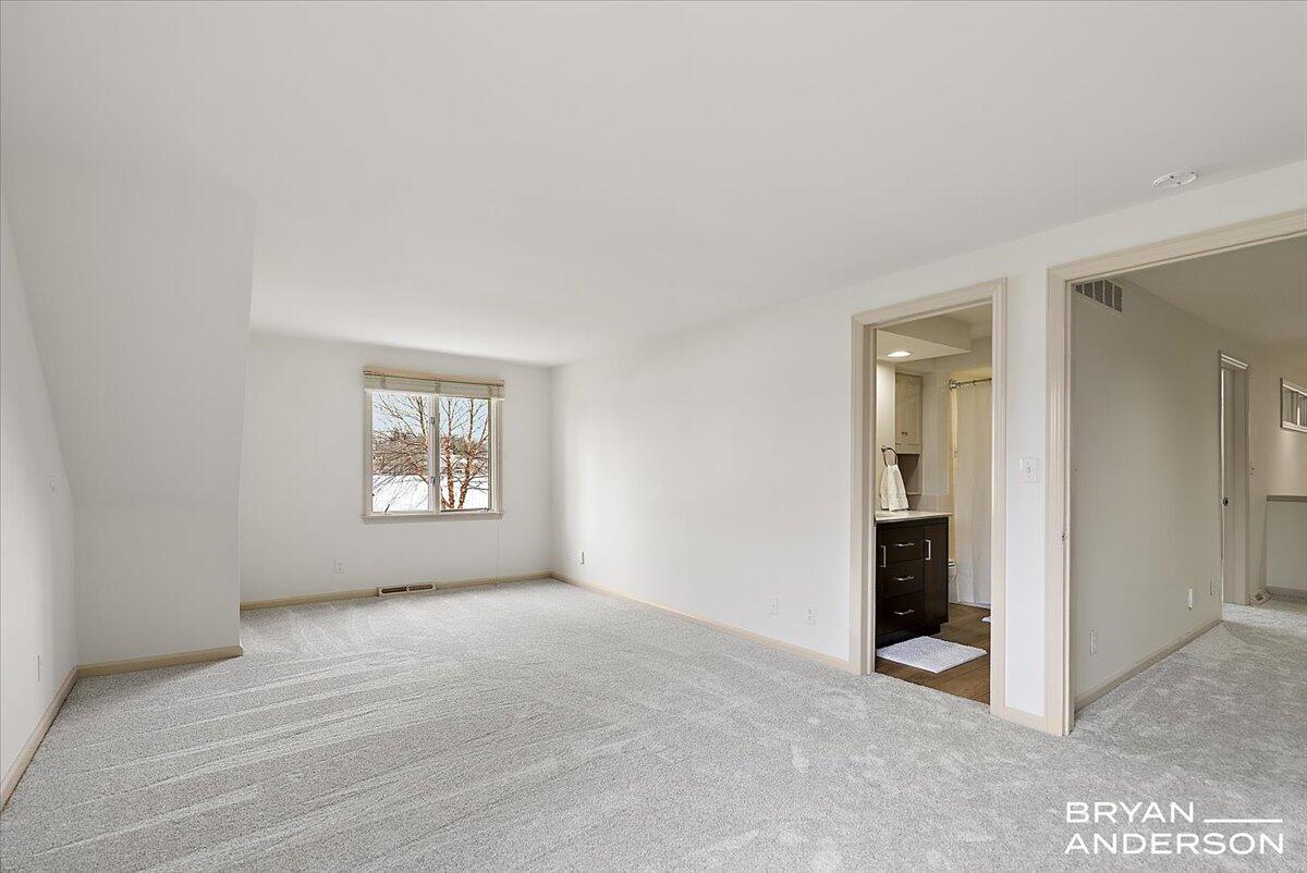 3150 Manhattan Lane SE