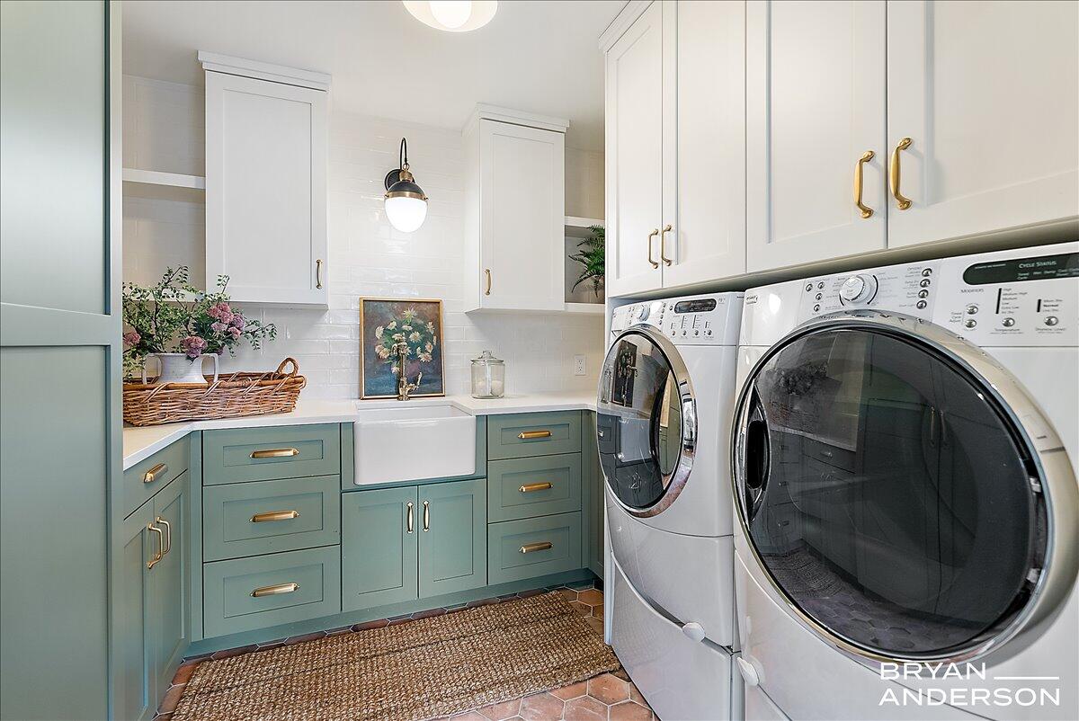 3150 Manhattan Lane SE