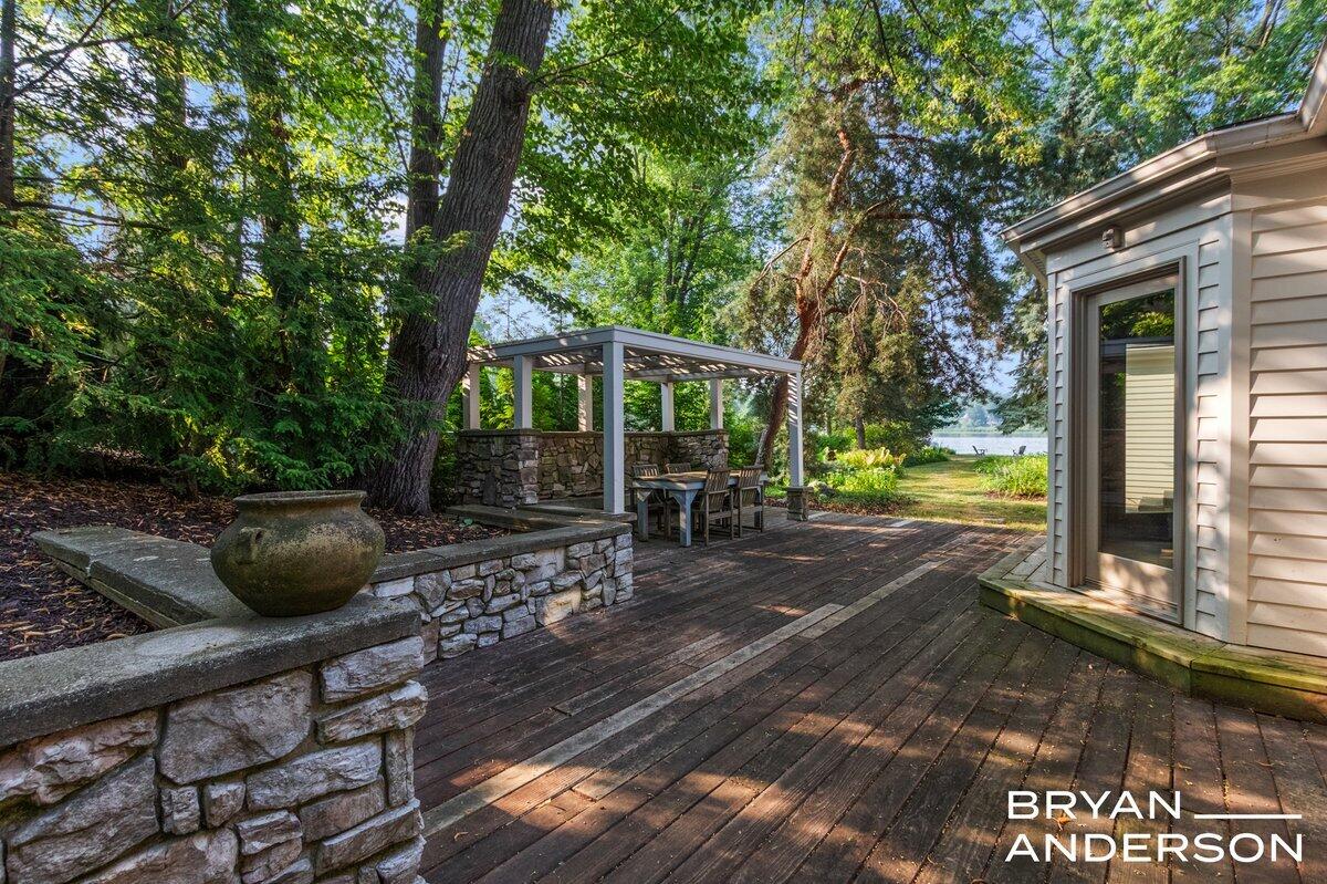 3150 Manhattan Lane SE