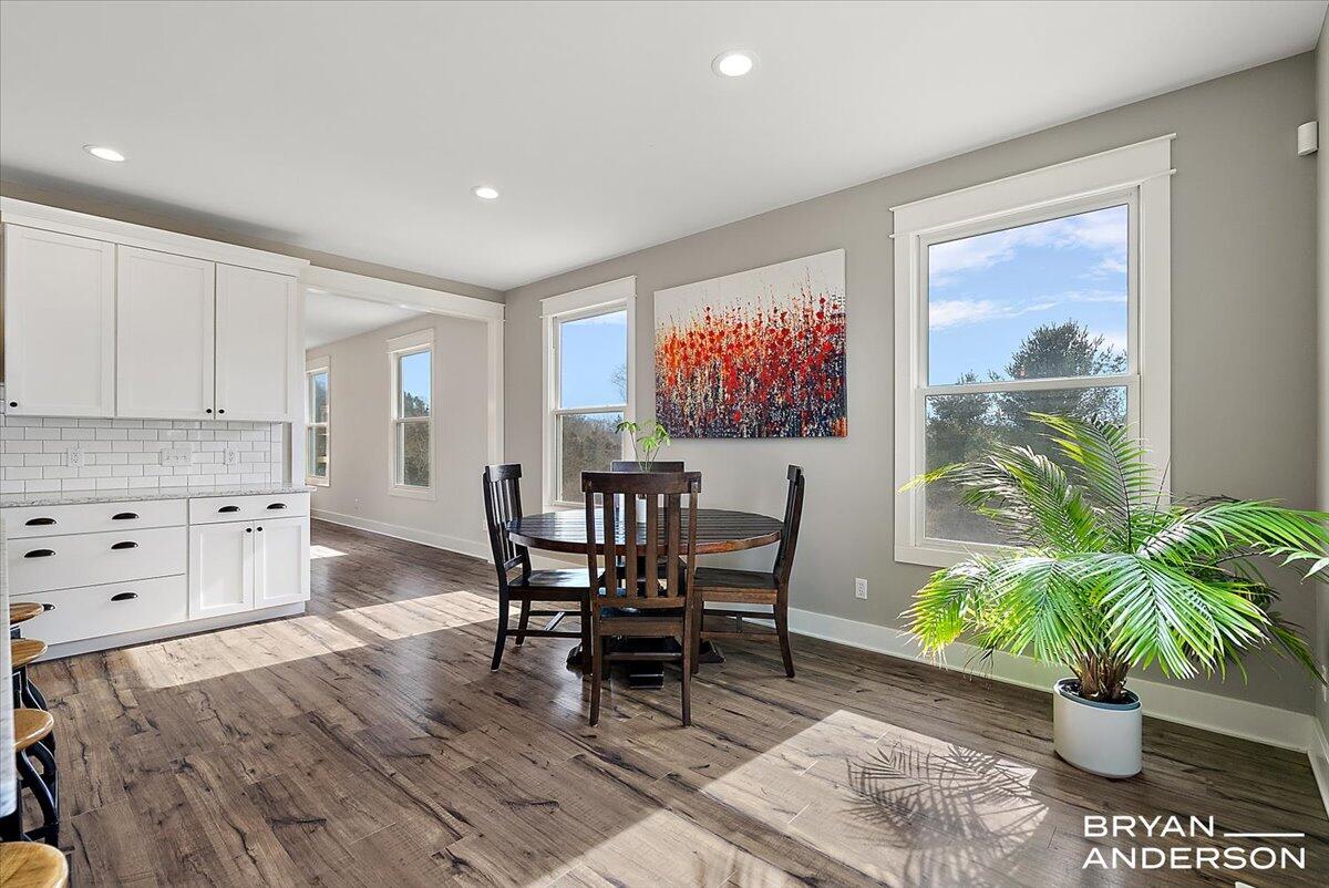 6522 Skyridge Drive NE