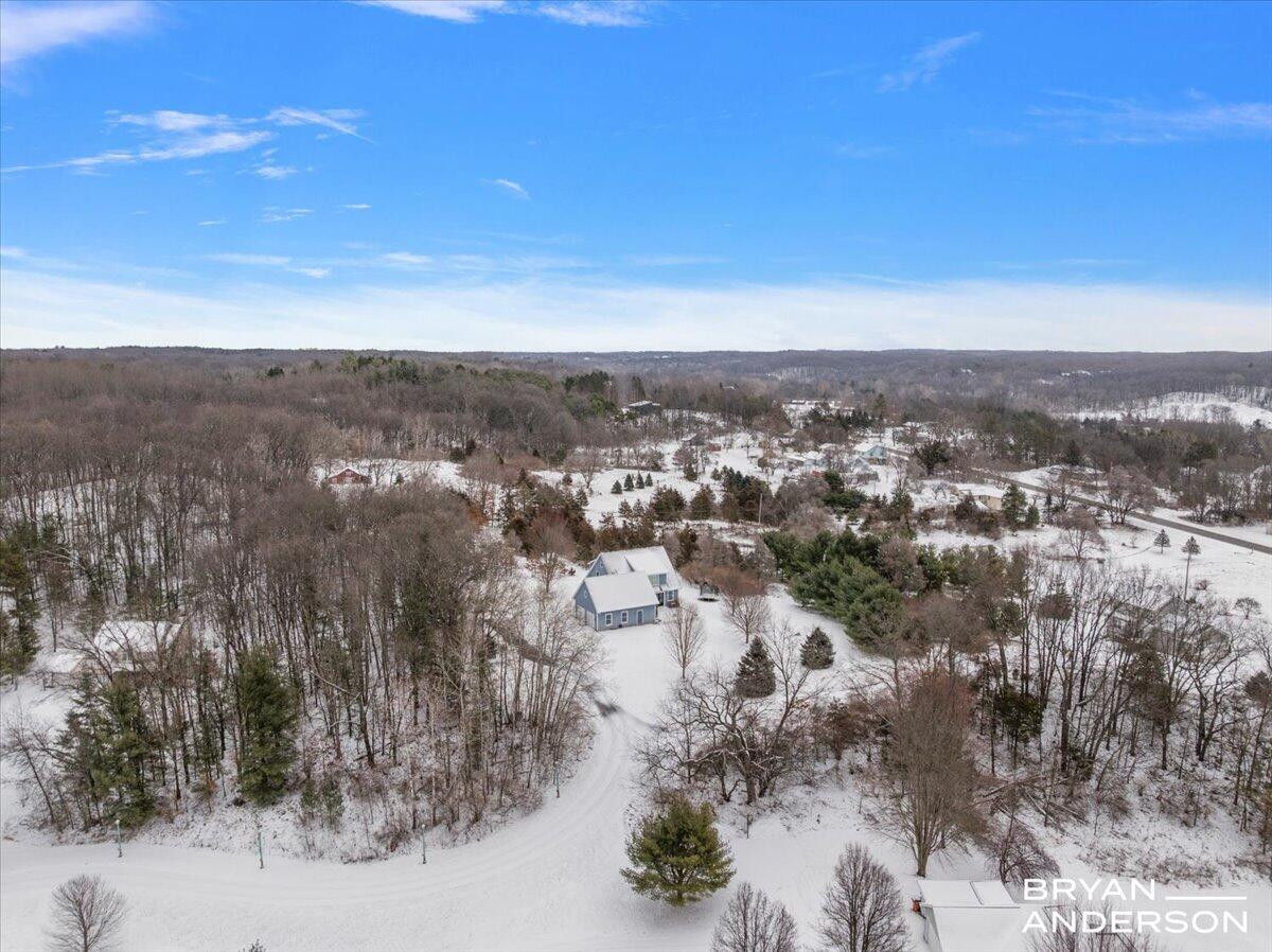 6522 Skyridge Drive NE