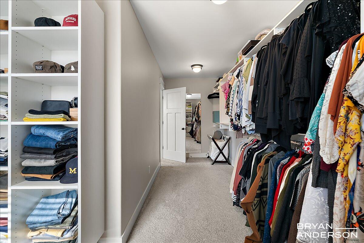 6522 Skyridge Drive NE