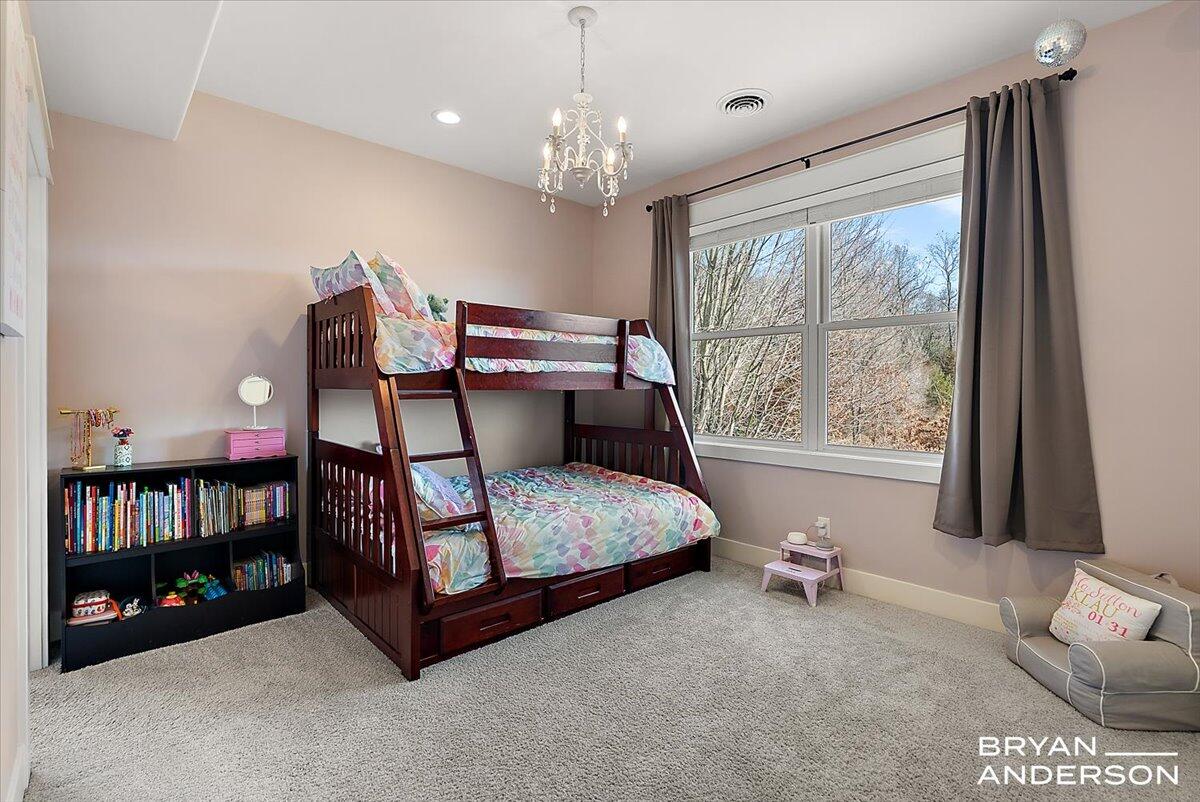 6522 Skyridge Drive NE