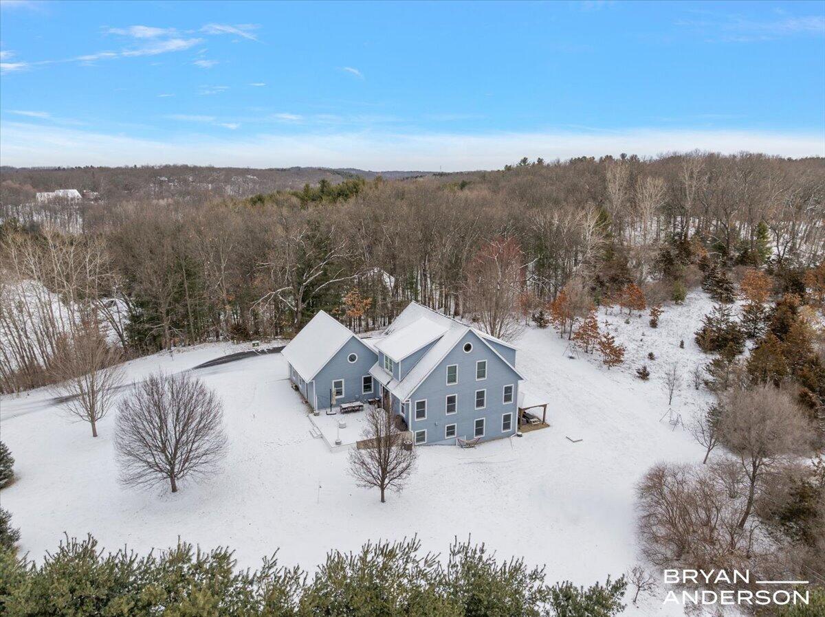 6522 Skyridge Drive NE