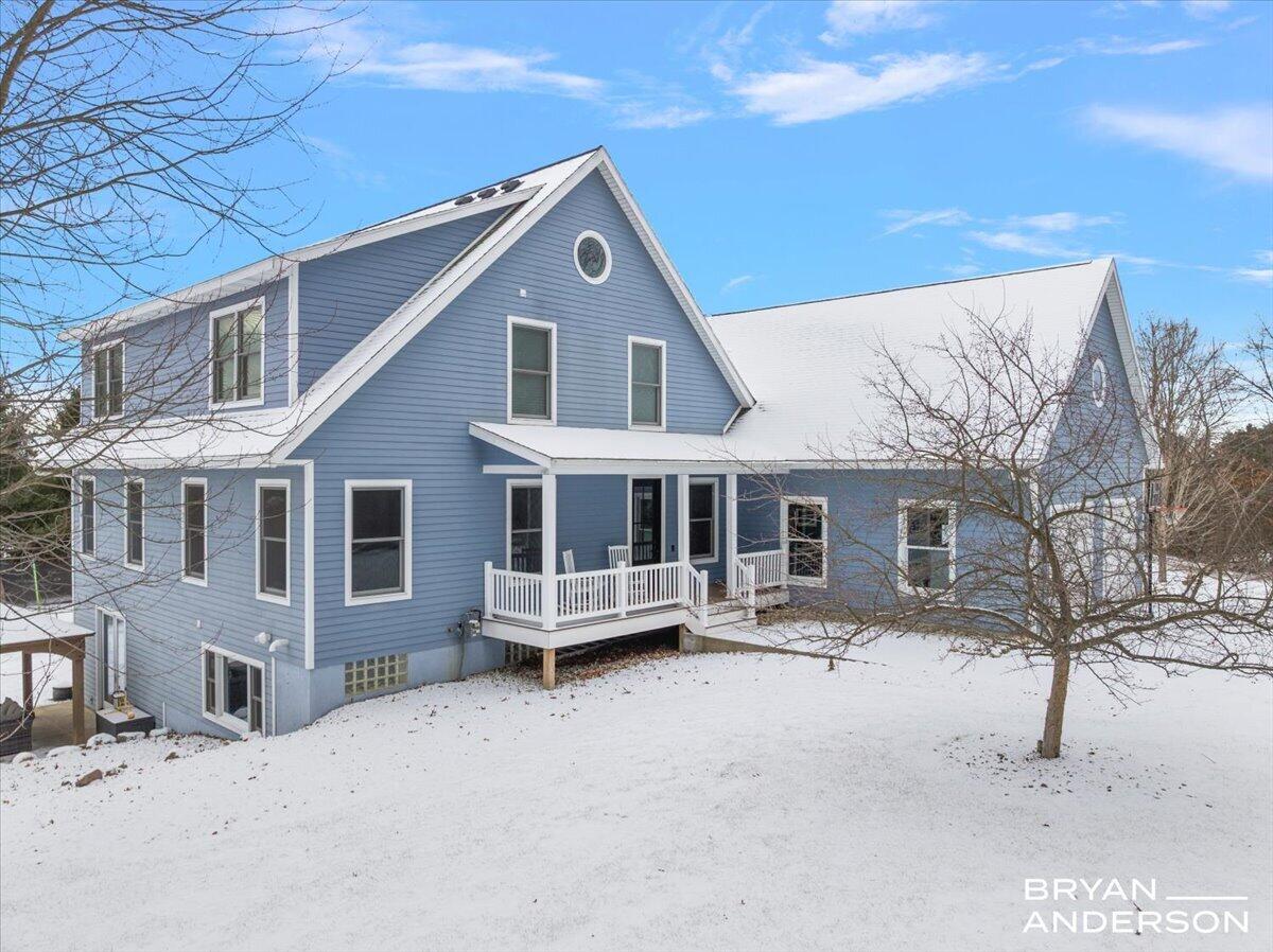 6522 Skyridge Drive NE