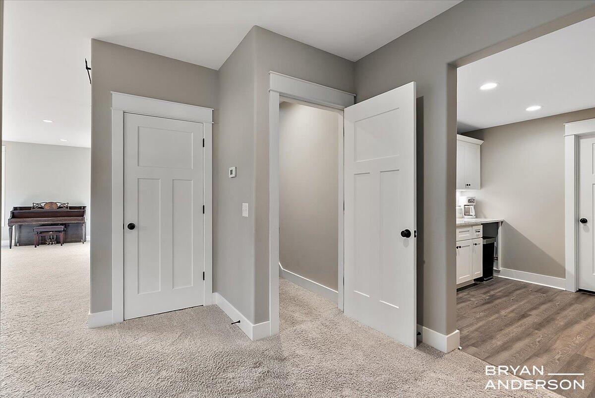 6522 Skyridge Drive NE