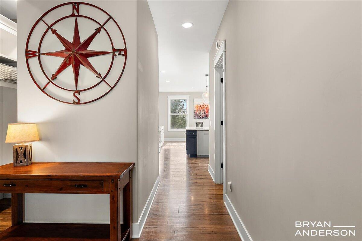 6522 Skyridge Drive NE