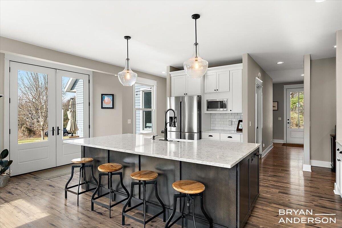 6522 Skyridge Drive NE