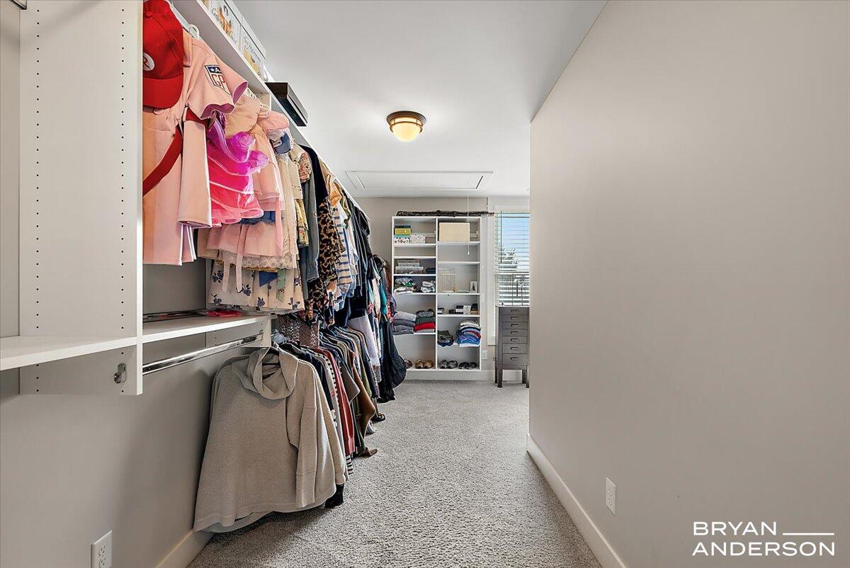 6522 Skyridge Drive NE