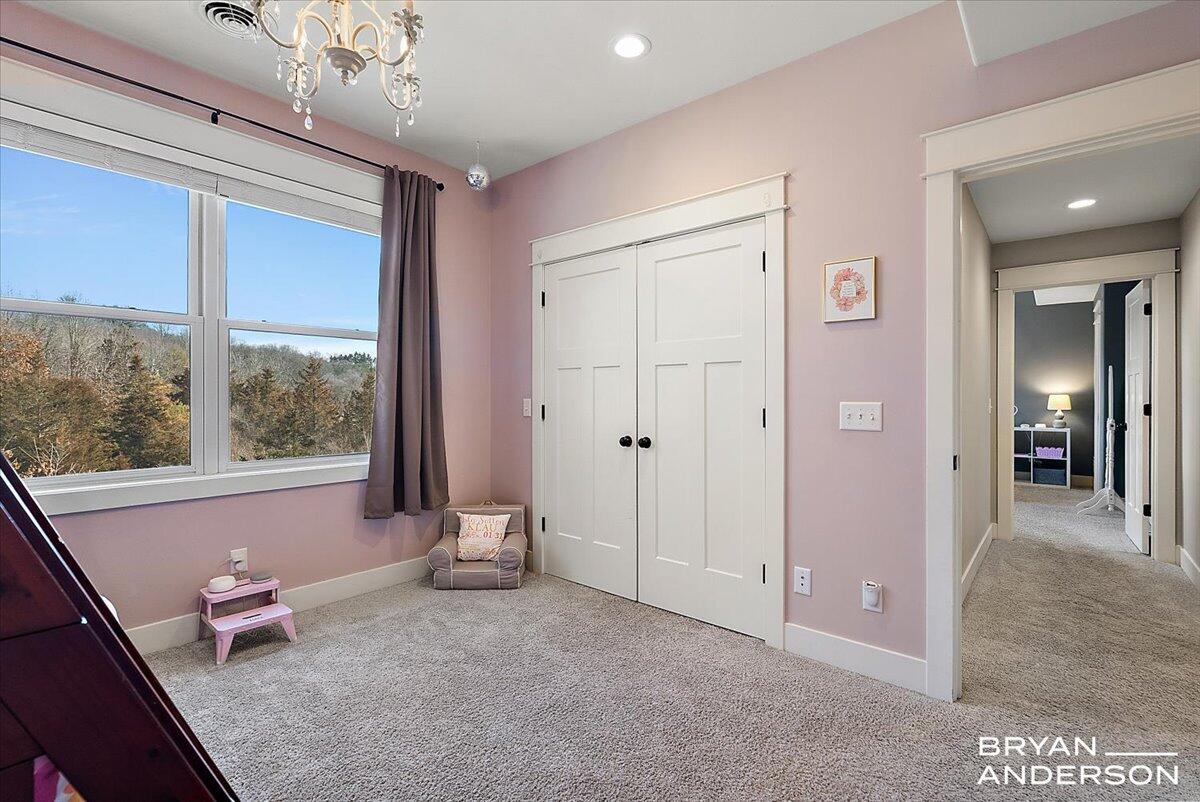 6522 Skyridge Drive NE