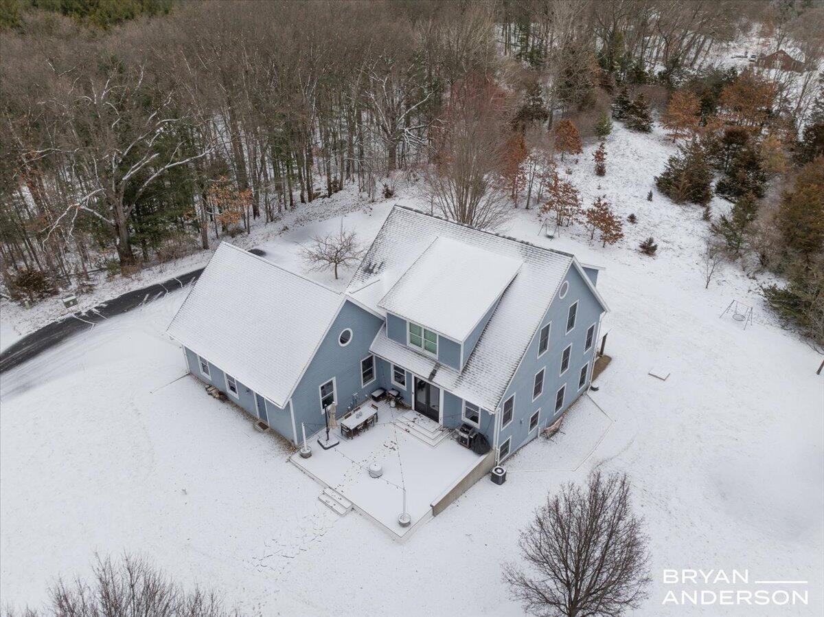 6522 Skyridge Drive NE