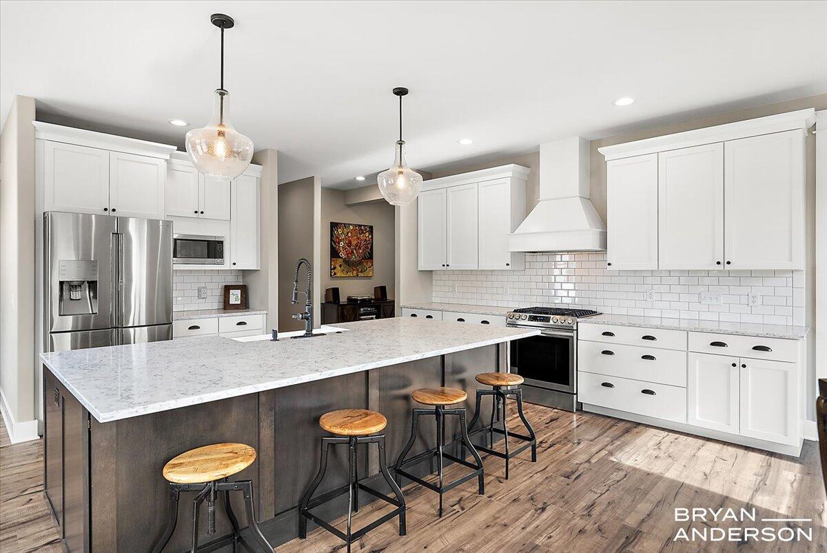 6522 Skyridge Drive NE