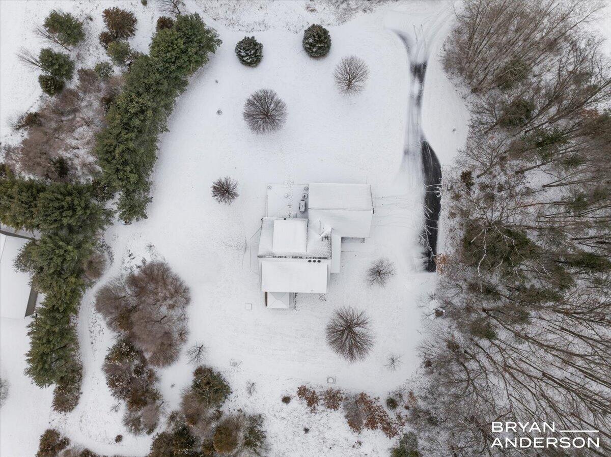 6522 Skyridge Drive NE