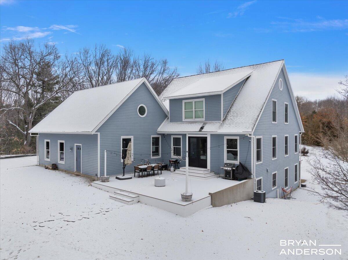 6522 Skyridge Drive NE