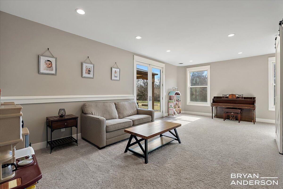 6522 Skyridge Drive NE