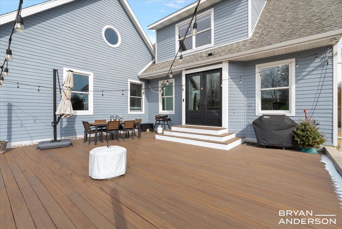 6522 Skyridge Drive NE