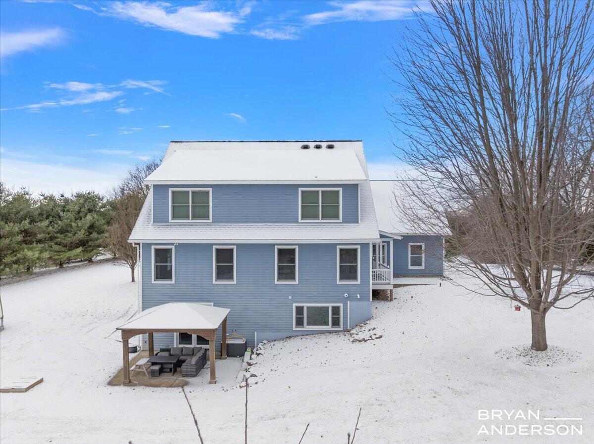 6522 Skyridge Drive NE