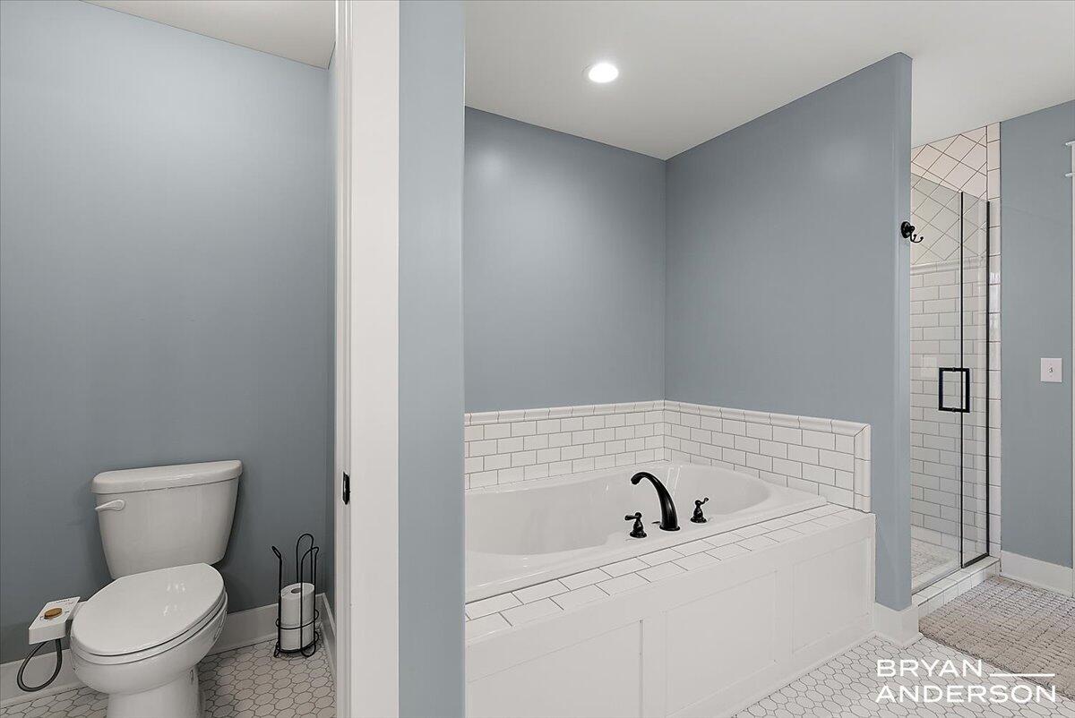 6522 Skyridge Drive NE