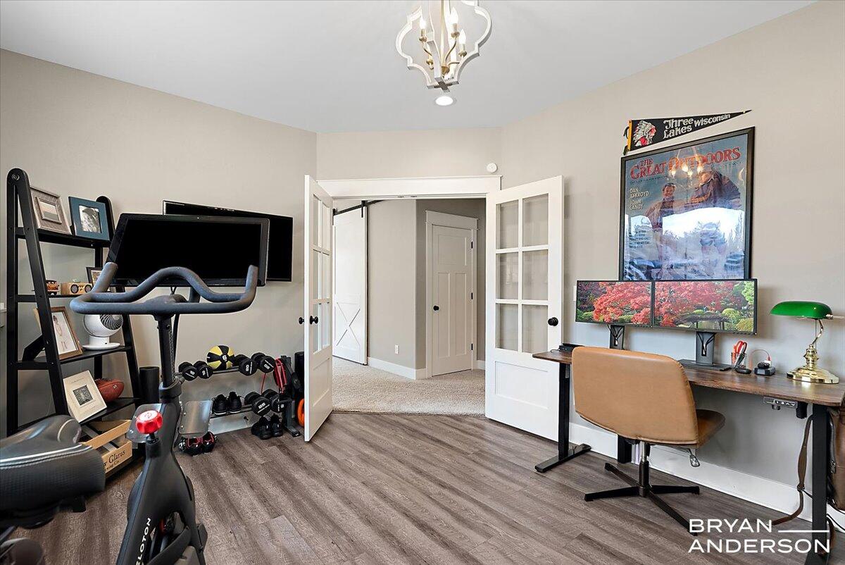 6522 Skyridge Drive NE