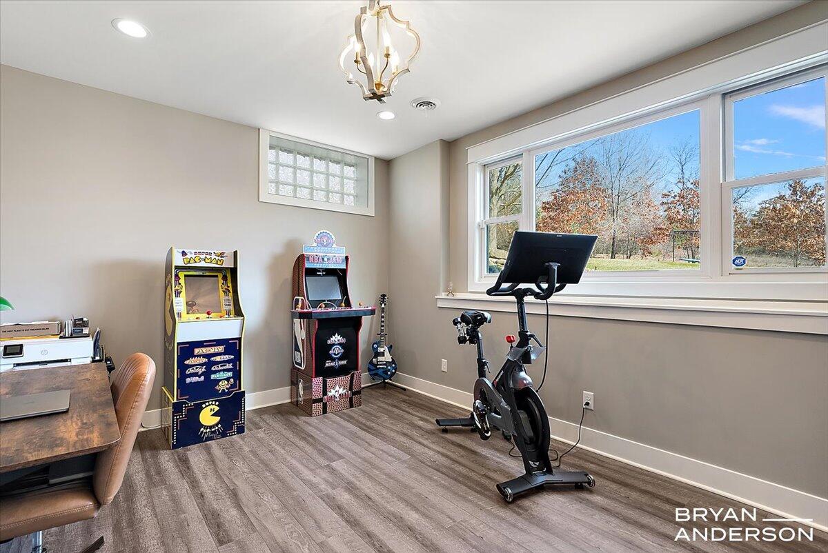 6522 Skyridge Drive NE