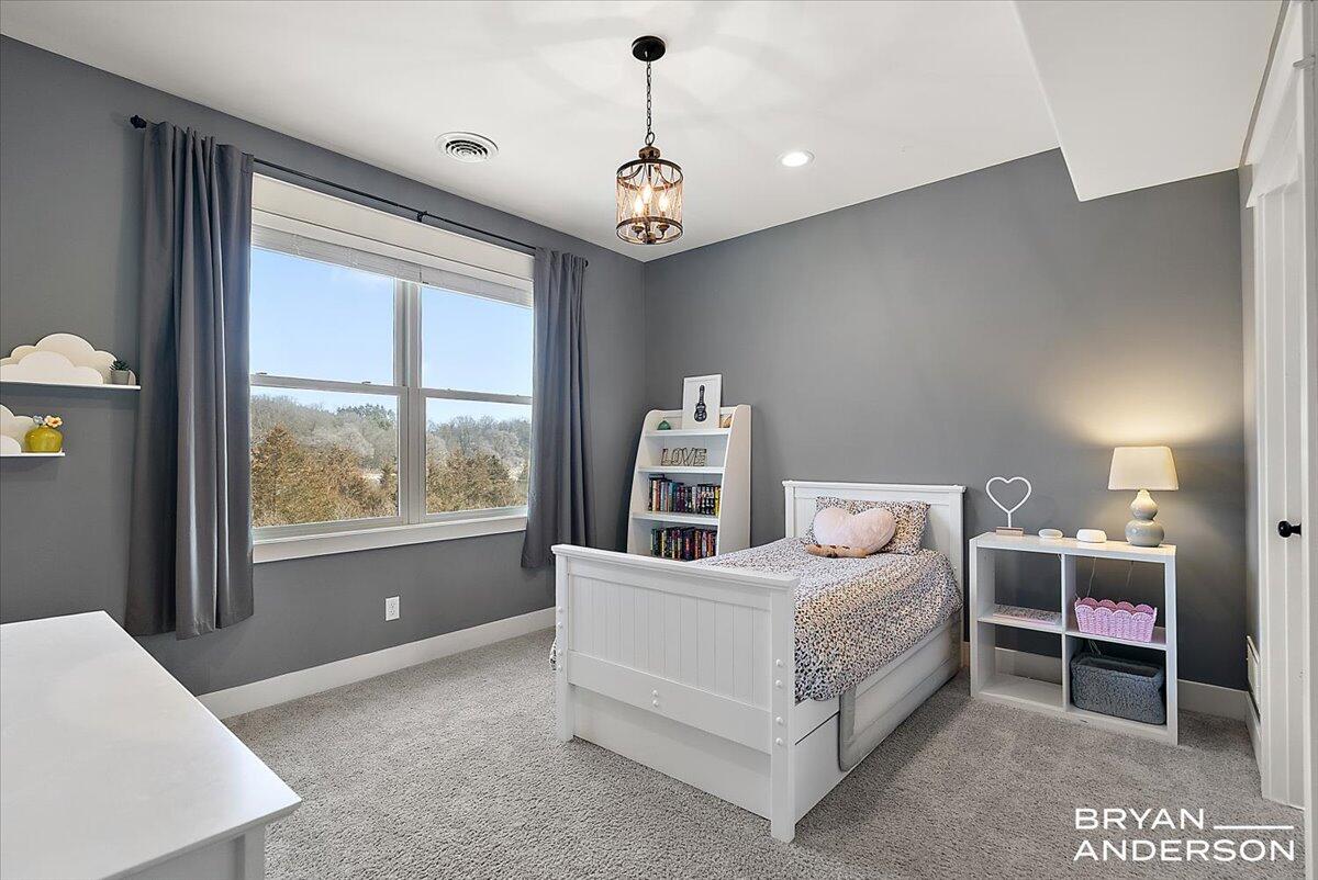 6522 Skyridge Drive NE