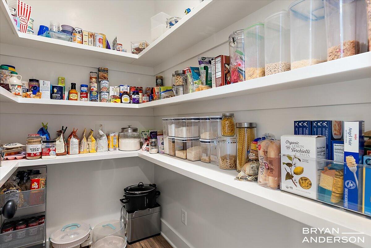 6522 Skyridge Drive NE