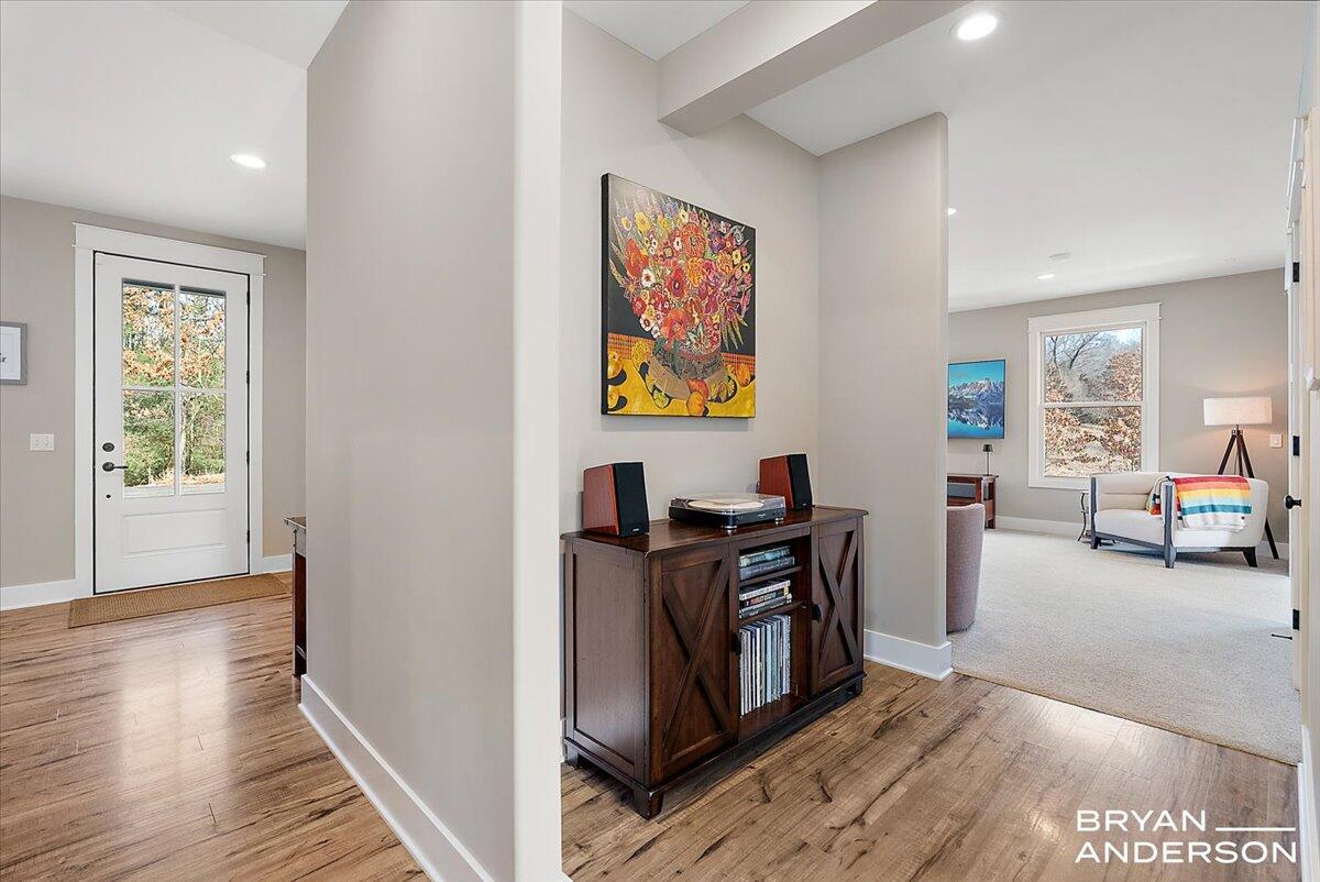 6522 Skyridge Drive NE