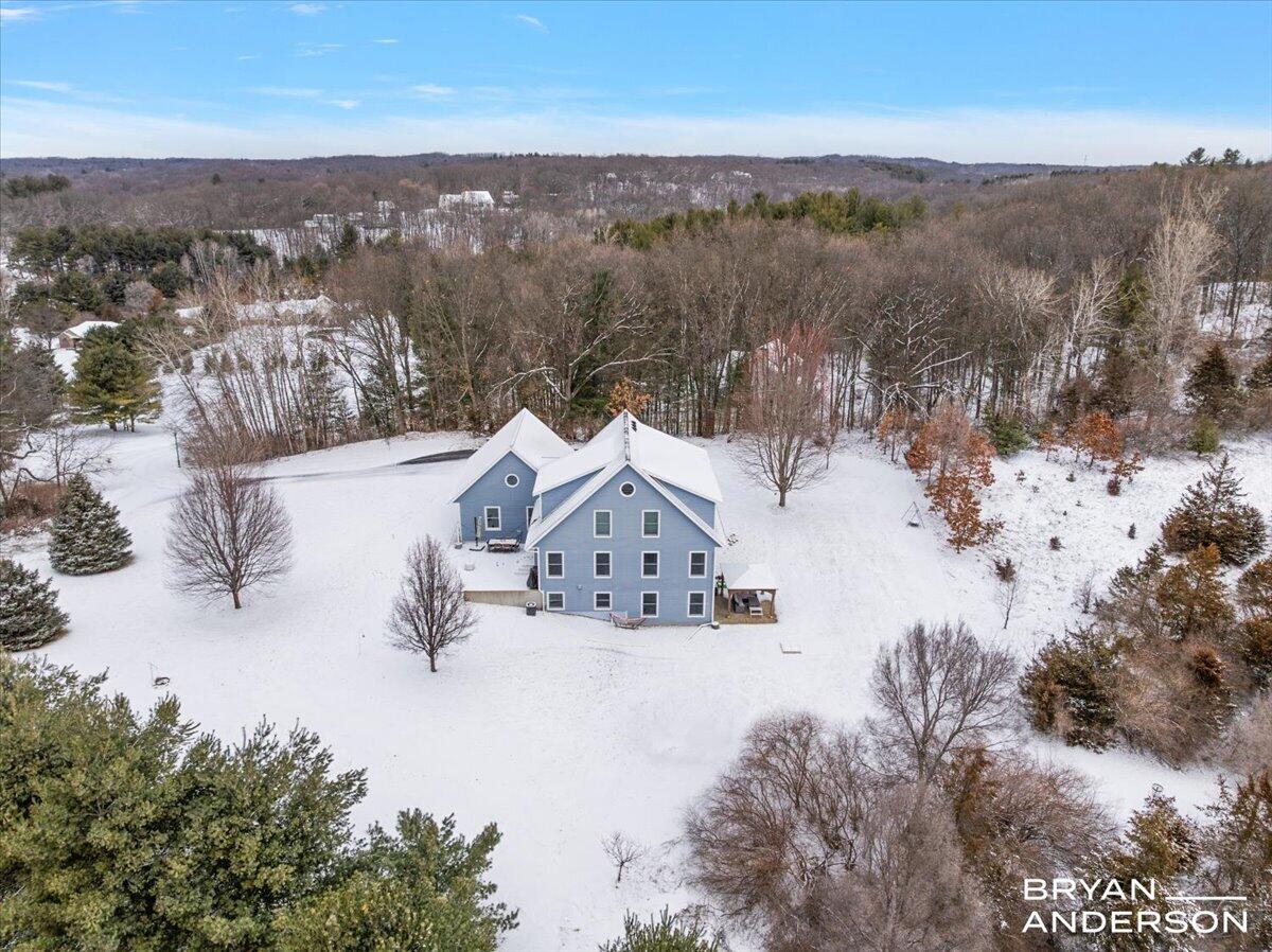 6522 Skyridge Drive NE