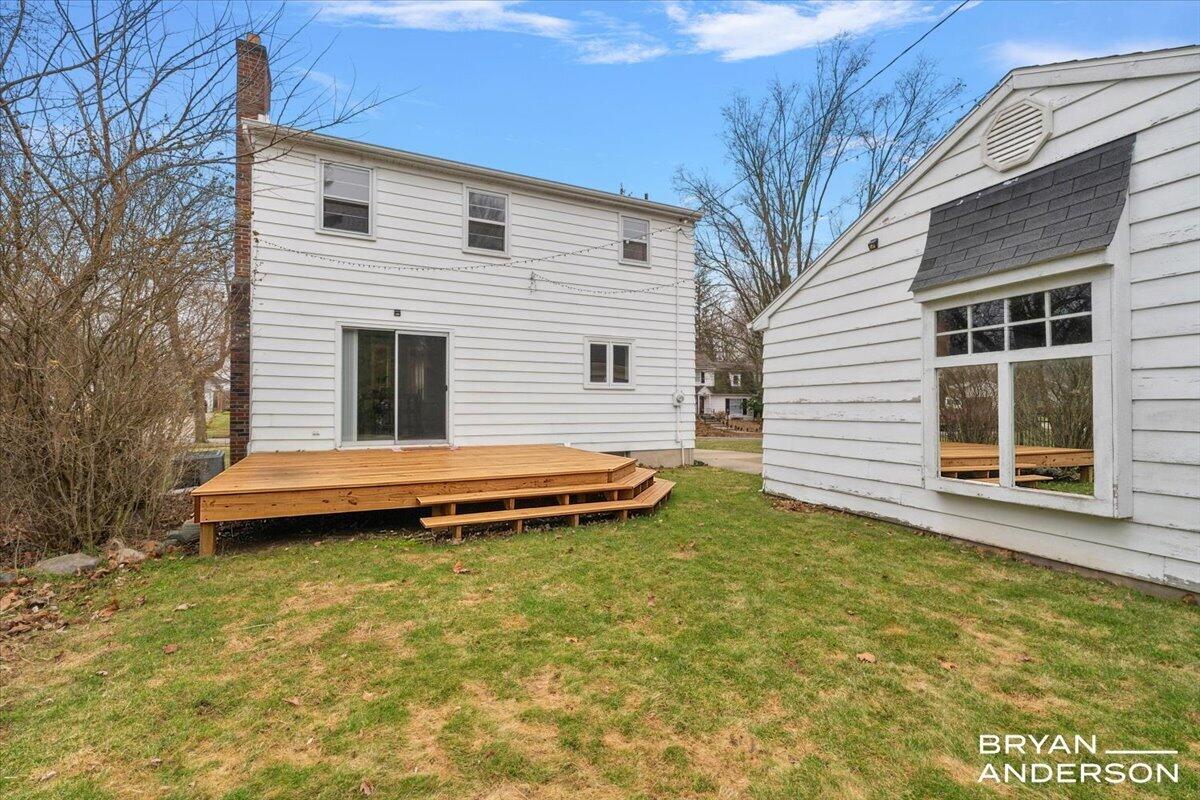 1829 Lonsdale Drive NE