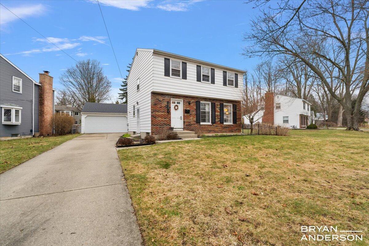 1829 Lonsdale Drive NE