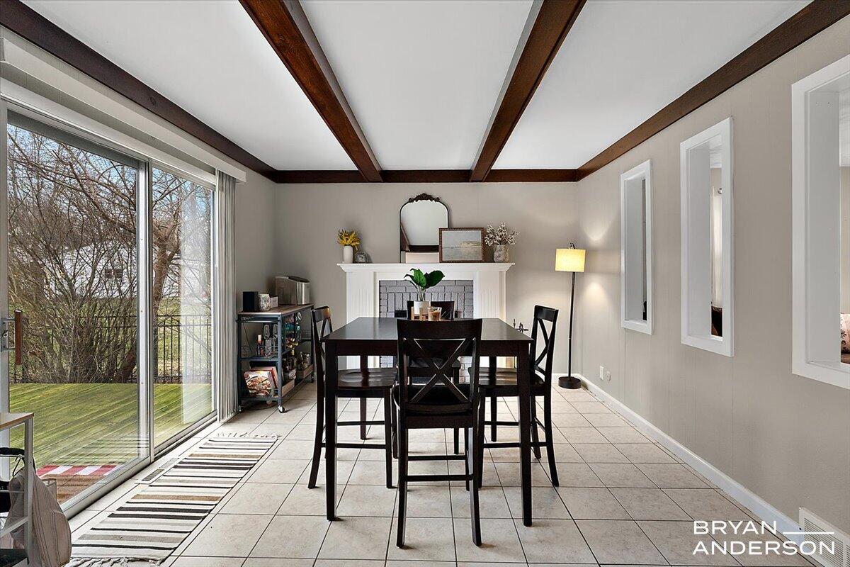 1829 Lonsdale Drive NE