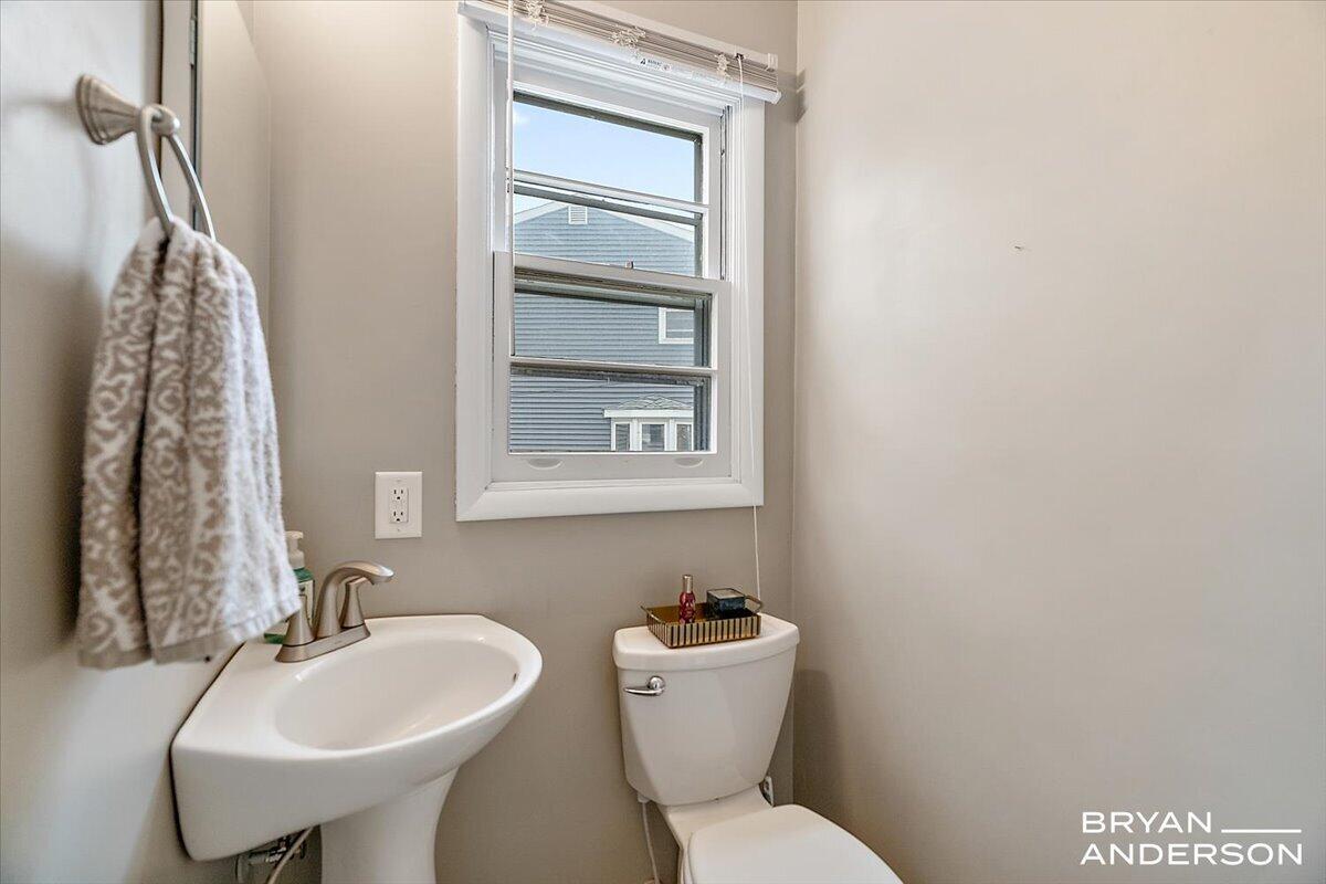 1829 Lonsdale Drive NE