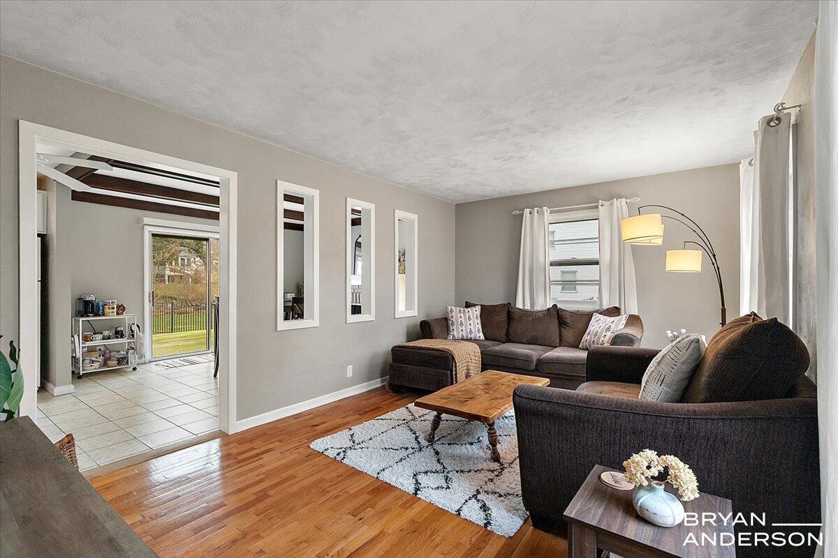 1829 Lonsdale Drive NE