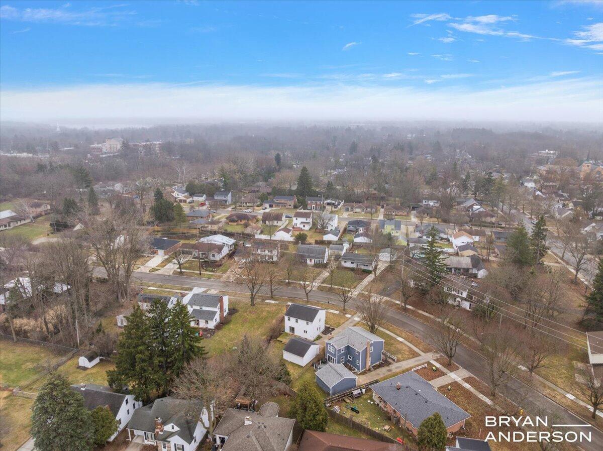 1829 Lonsdale Drive NE