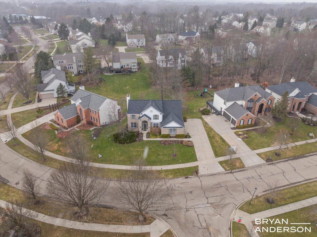 4535 Canterwood Drive NE