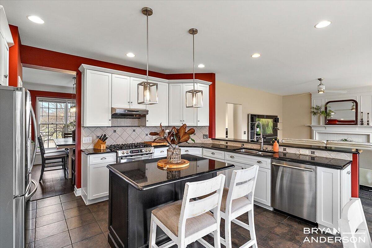 4535 Canterwood Drive NE