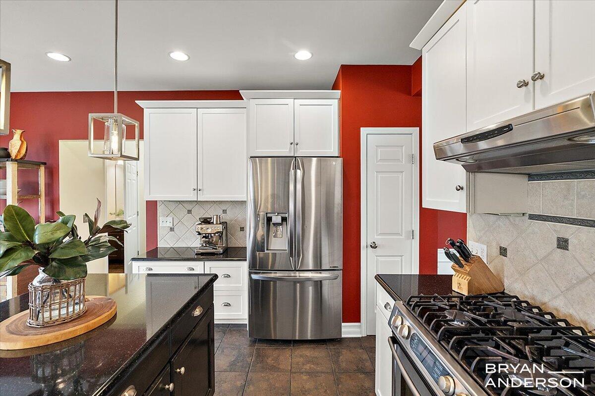 4535 Canterwood Drive NE