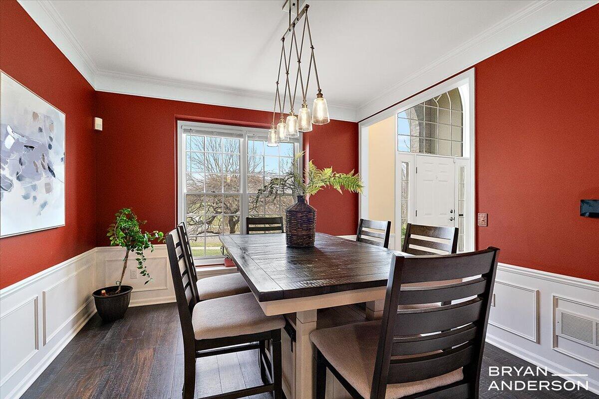 4535 Canterwood Drive NE