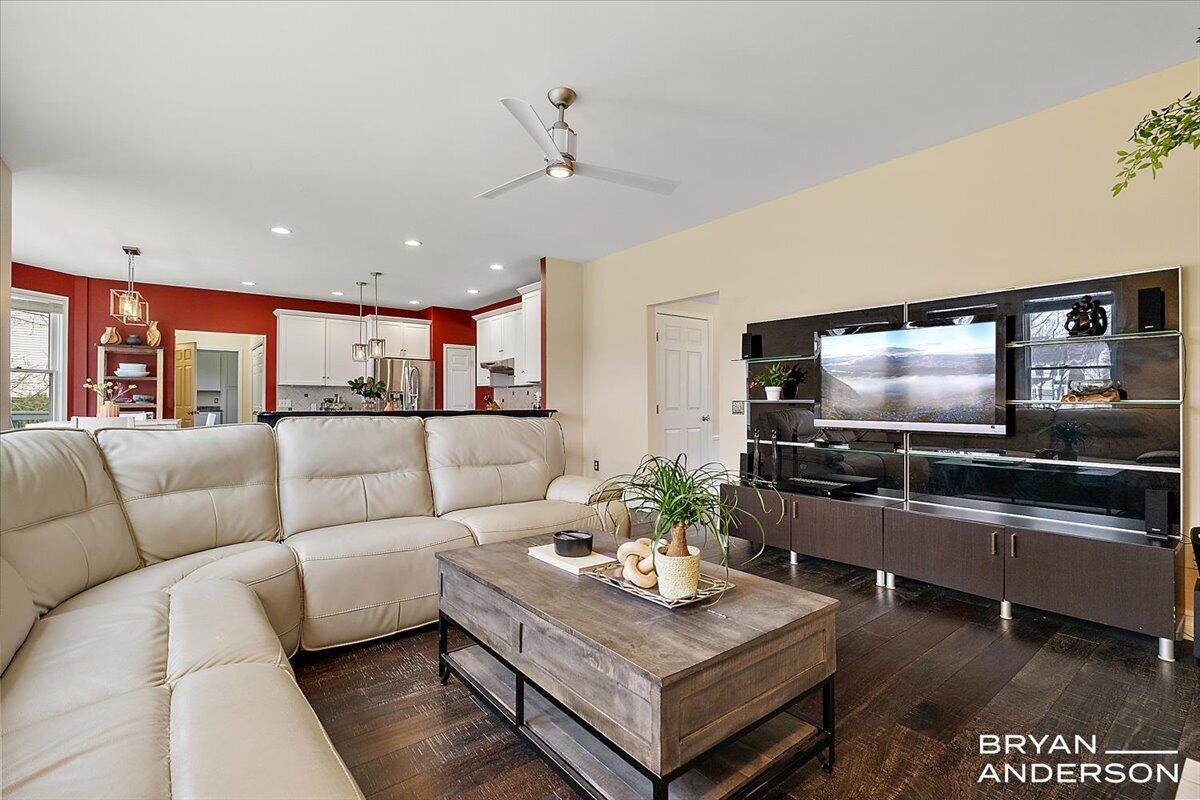 4535 Canterwood Drive NE