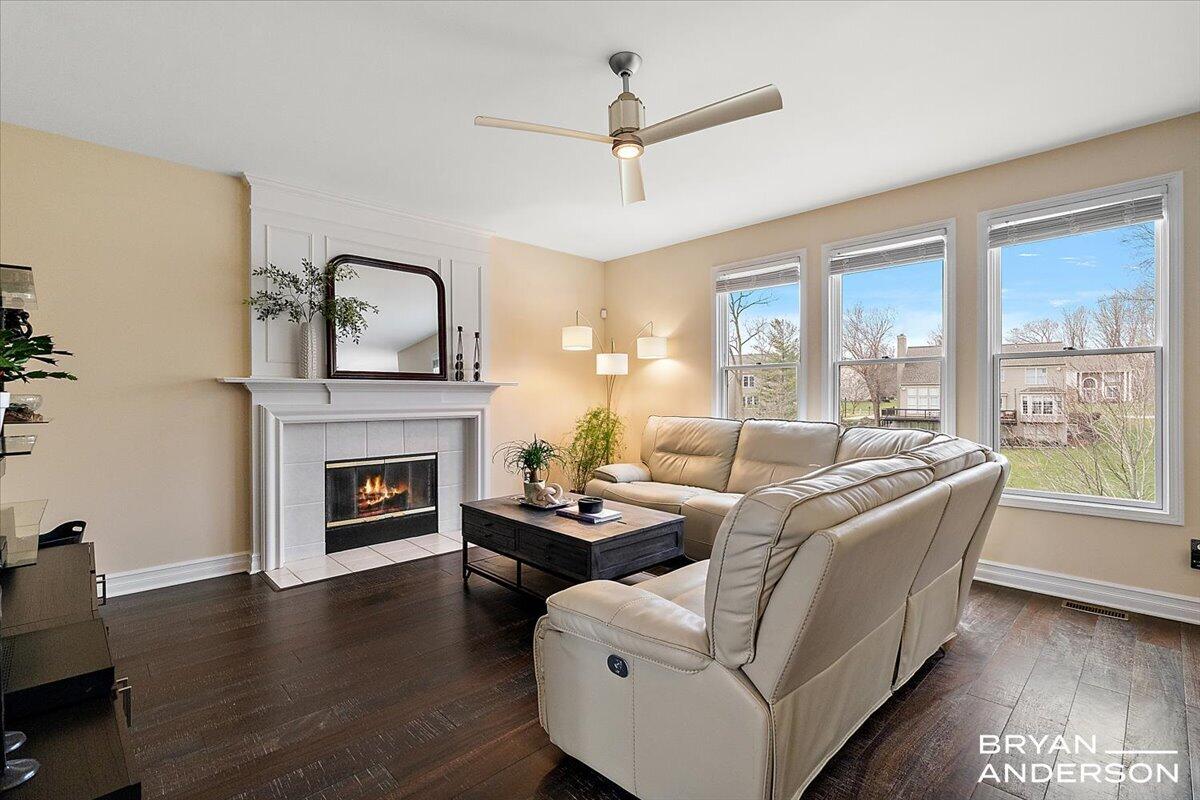 4535 Canterwood Drive NE