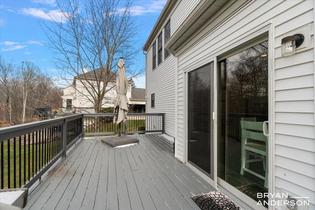 4535 Canterwood Drive NE