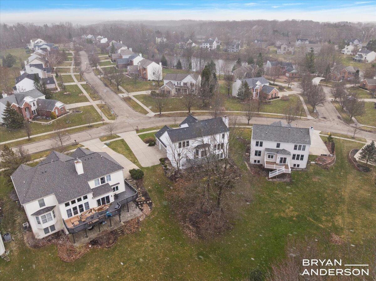 4535 Canterwood Drive NE