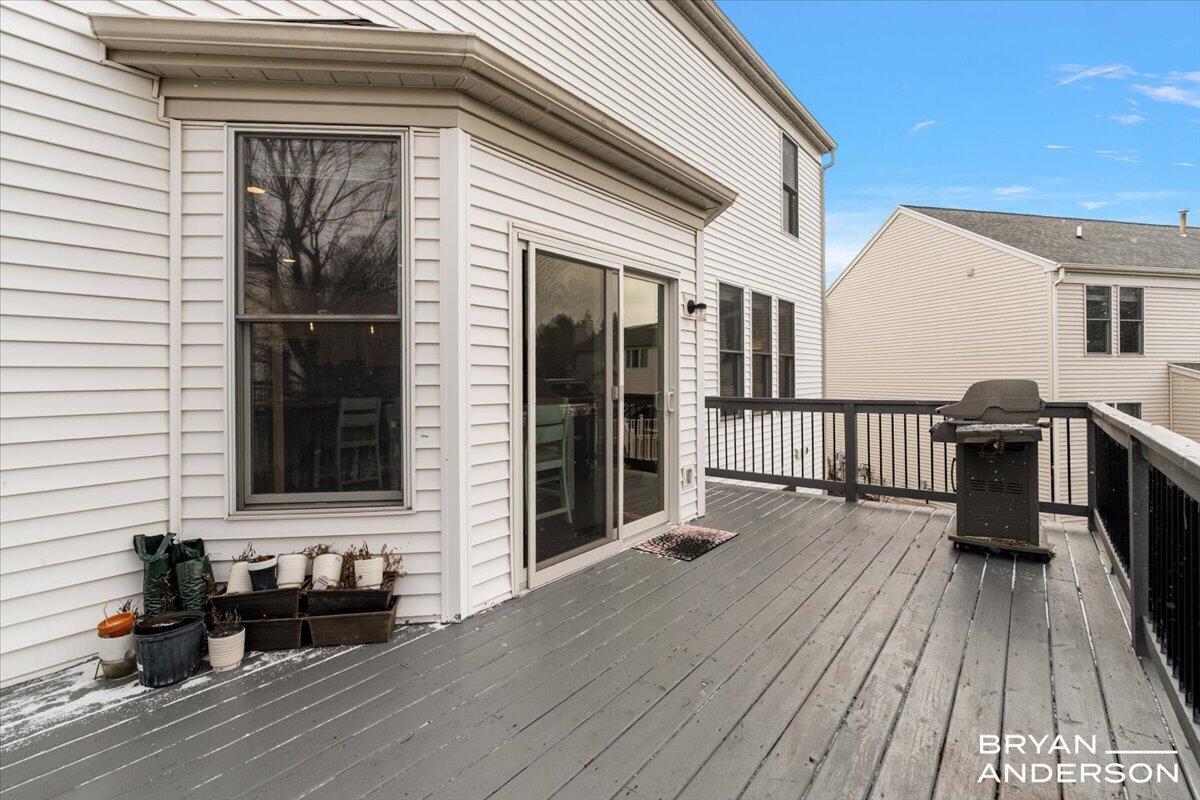 4535 Canterwood Drive NE