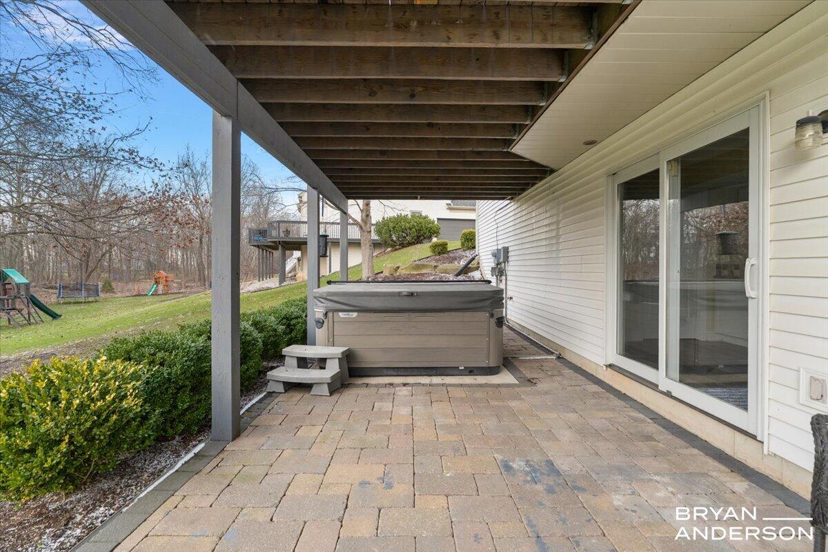 4535 Canterwood Drive NE