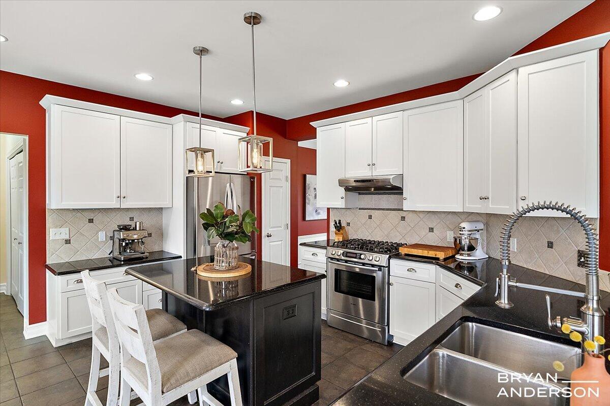 4535 Canterwood Drive NE