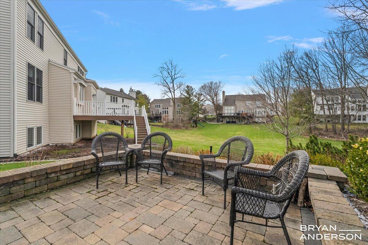 4535 Canterwood Drive NE