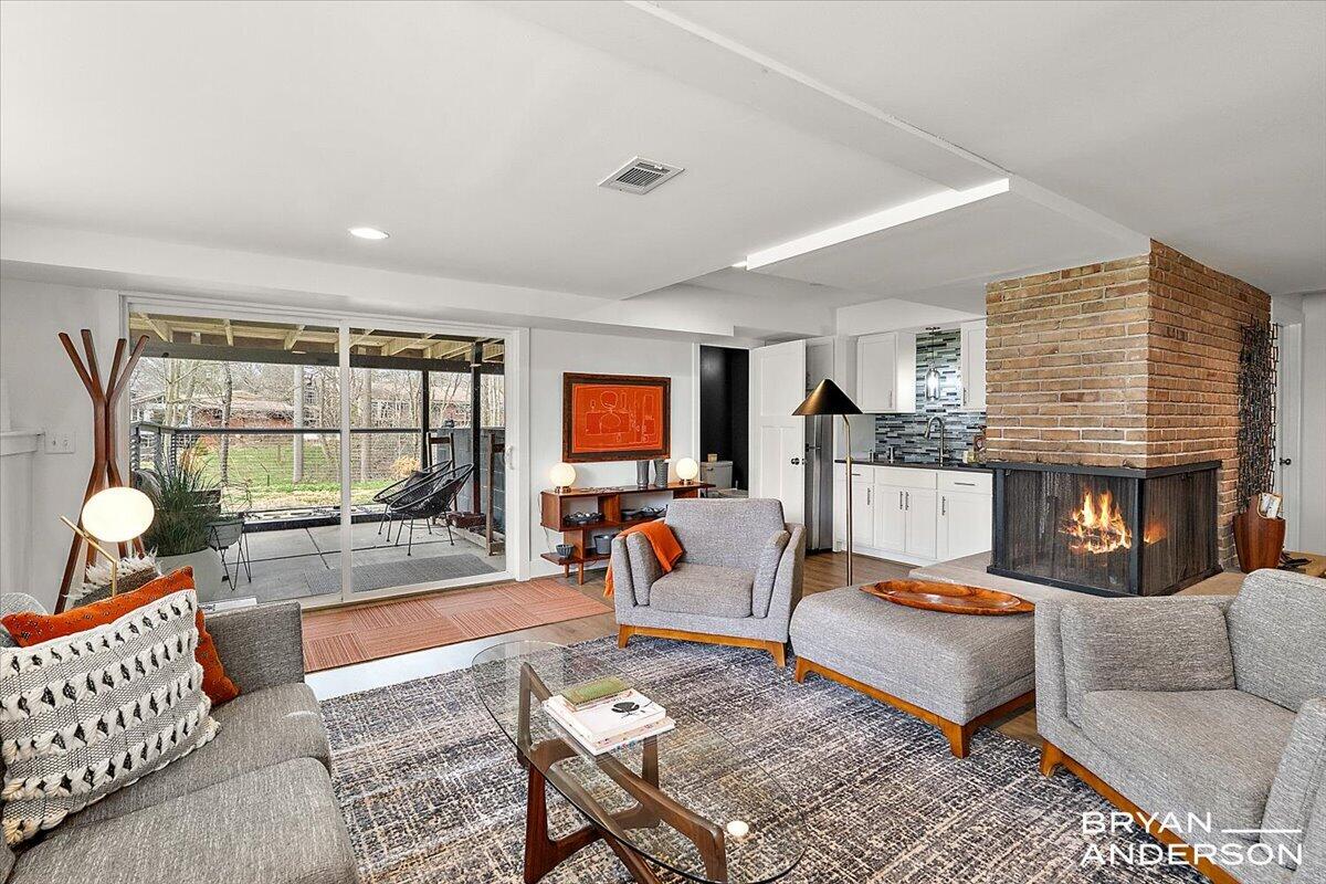 2631 Greentree Drive SE