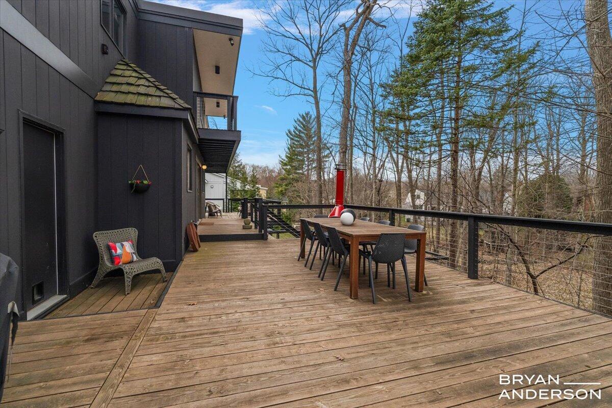 2631 Greentree Drive SE