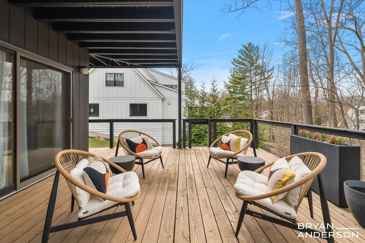 2631 Greentree Drive SE